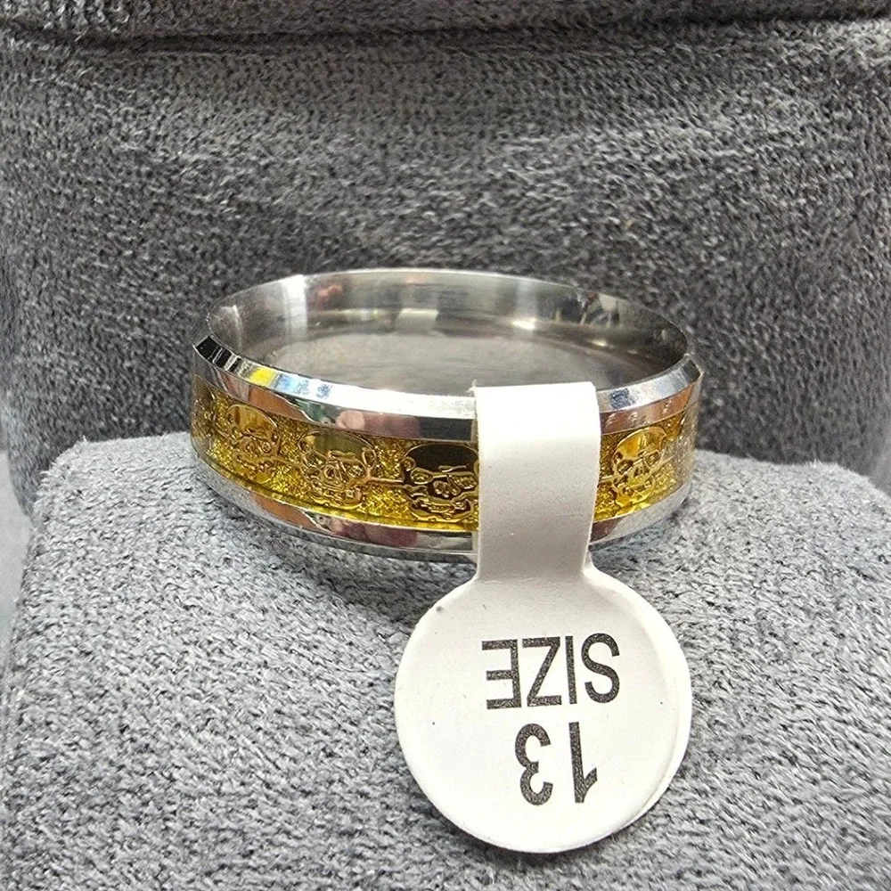New Inlaid Skulls Comfort‎ Band Ring Mens Size 14 Gold Silver Tones Goth Biker